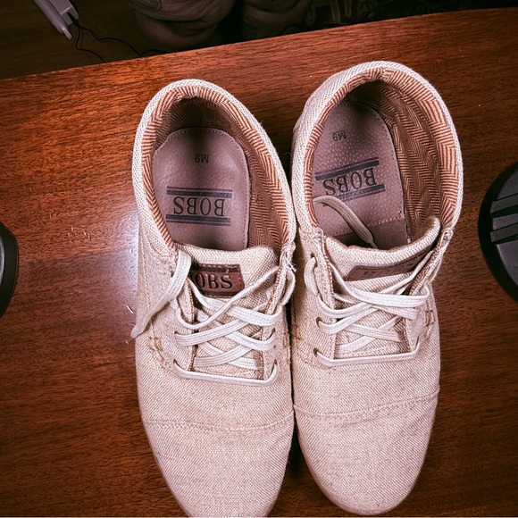 BOBS from Skechers Men's Beige Lace-Up Sneakers - Picture 6 of 6